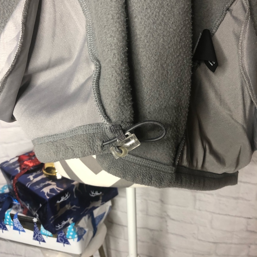 Helly Hansen Jacket - image 8